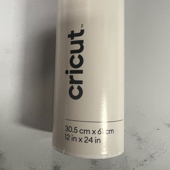 Cricut Glow in the Dark 12"X24" Iron-on Vinyl White - Picture 5 of 15